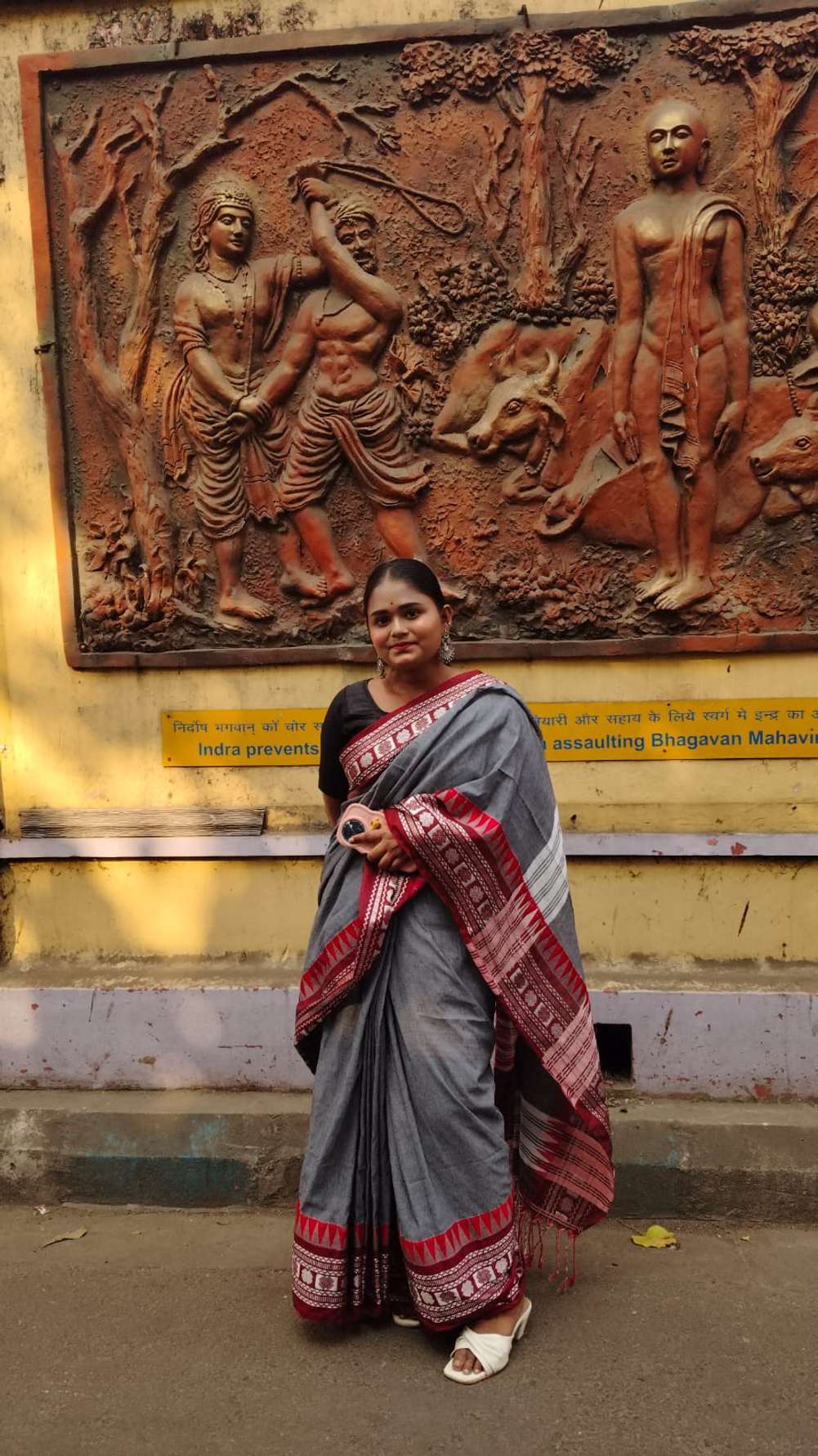 AjoyDas Woven Handloom Cotton Blend Saree (Grey) - Image 3